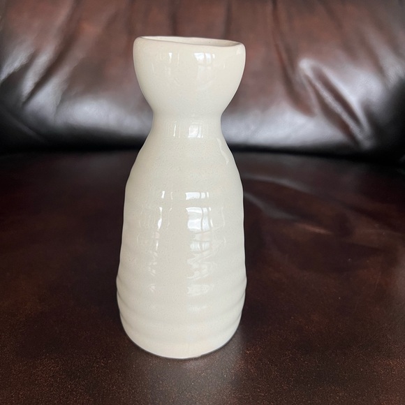 Japanese ceramic wine pot and tee mug bundle - Picture 5 of 8